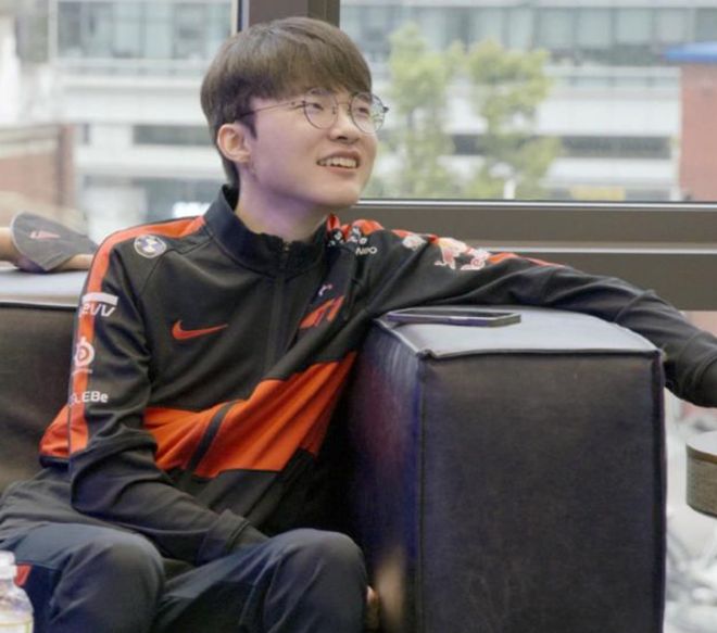 Faker迎来十五赛季出色发挥，加拿大队观众热烈欢呼！